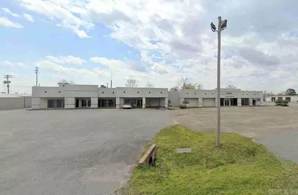 Pine Bluff, AR 71601-6846,2502 E Harding Avenue