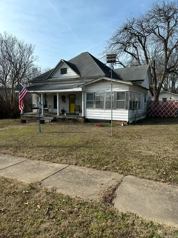 Benton, AR 72015,801 S Market
