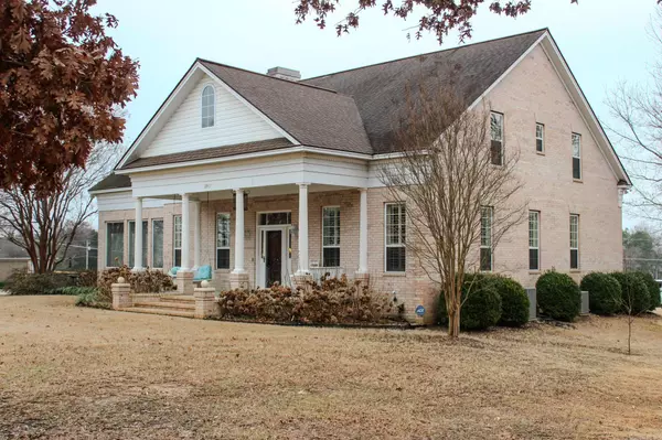 2957 W Country Club Road, Searcy, AR 72143