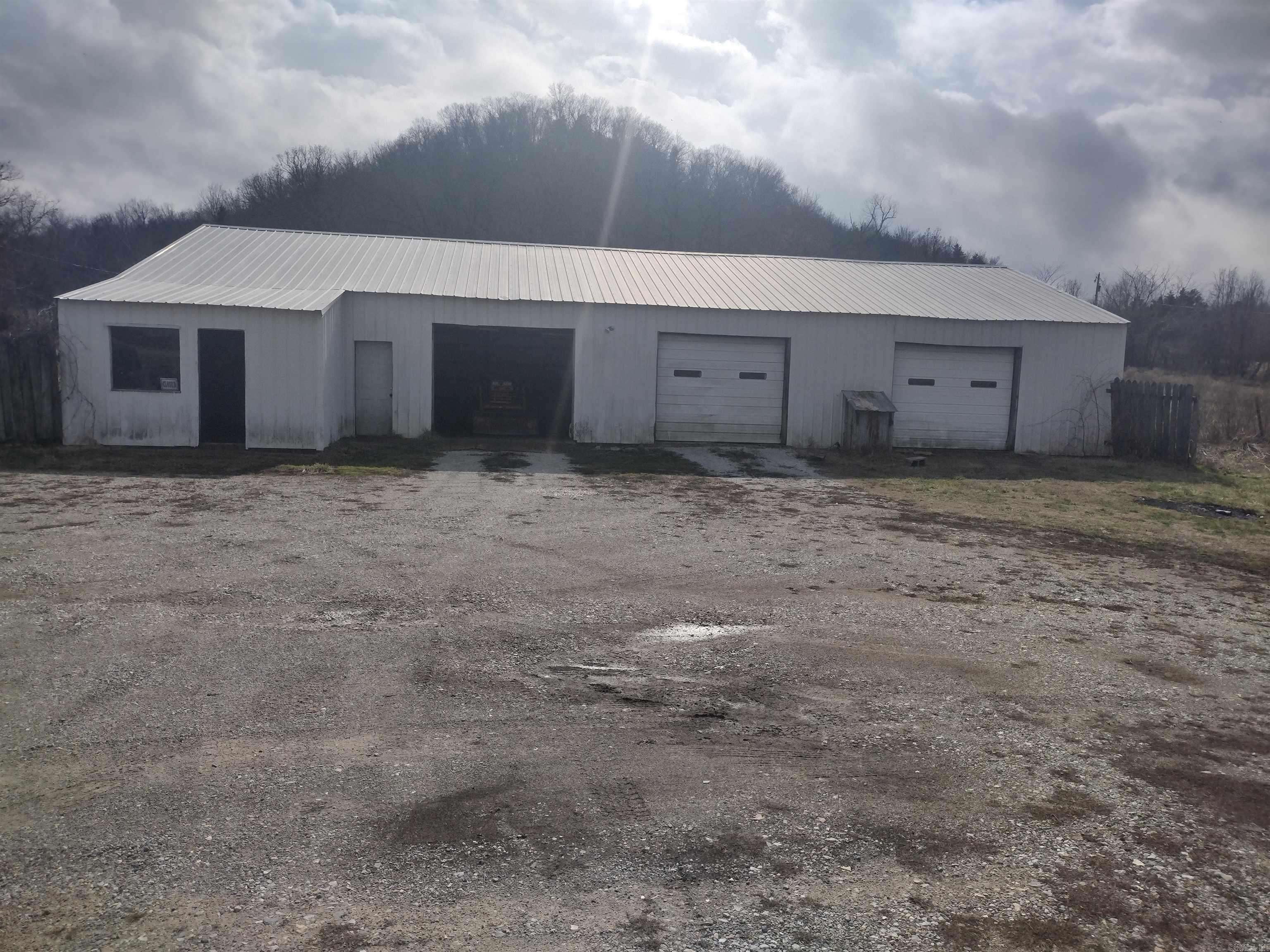1301 HWY 5, Mountain View, AR 72560