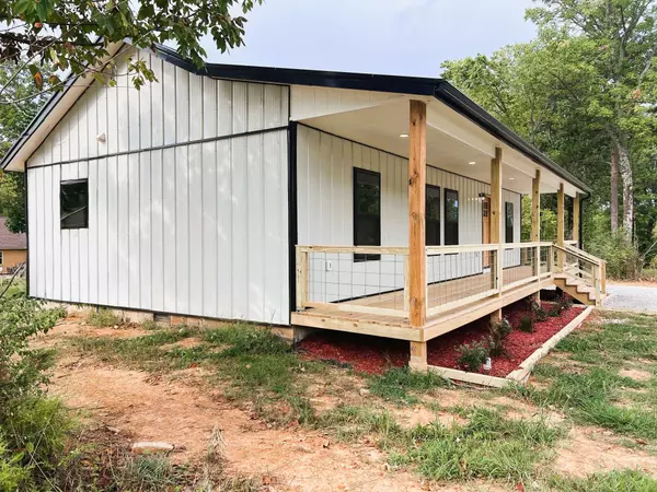 Mountain View, AR 72560,605 Frances Cove