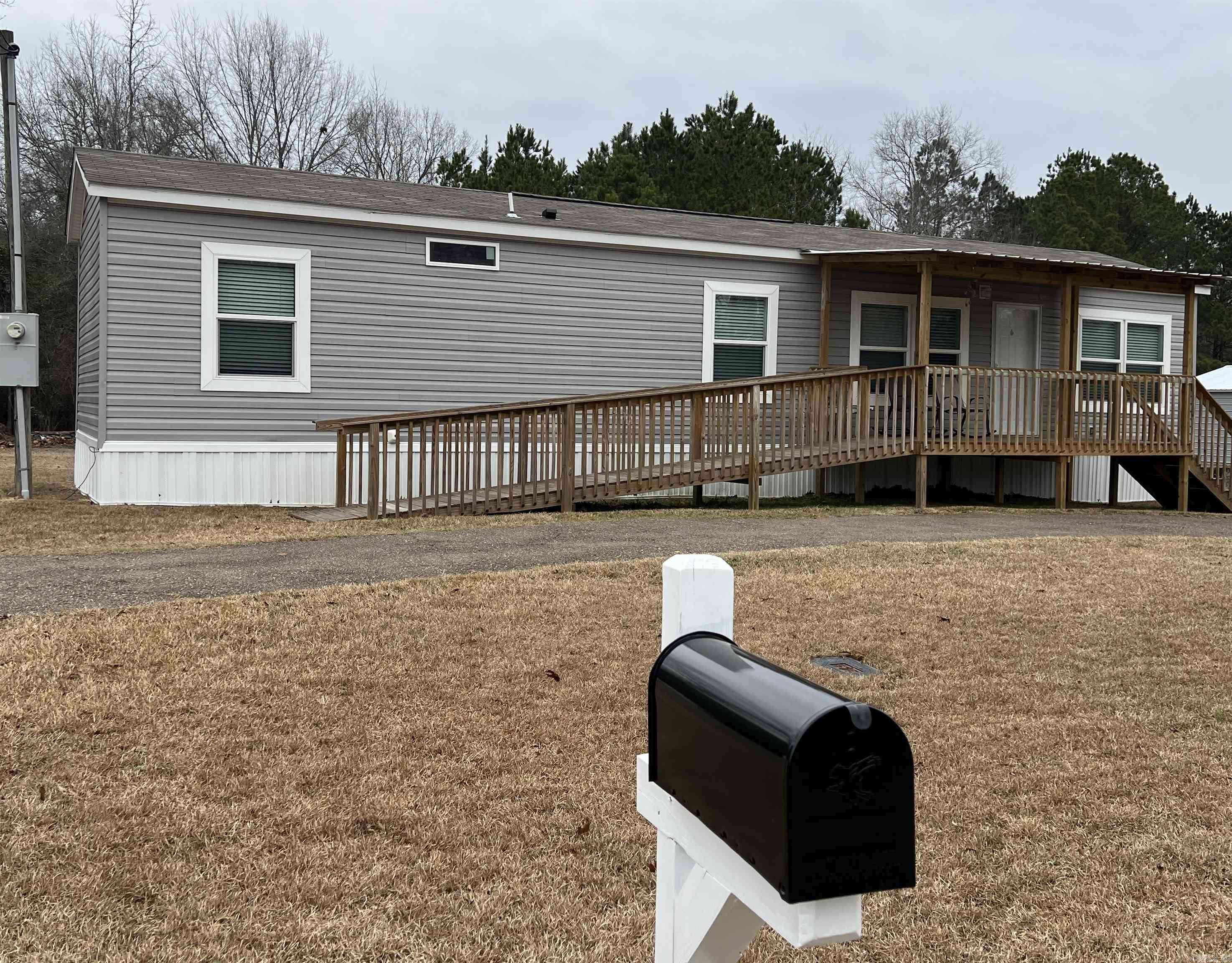 Camden, AR 71701-6042