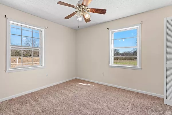 1053 W Gum Log Road Russellville, AR 72802