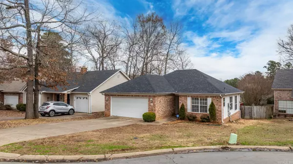 Maumelle, AR 72113,9 Green Oaks Cove