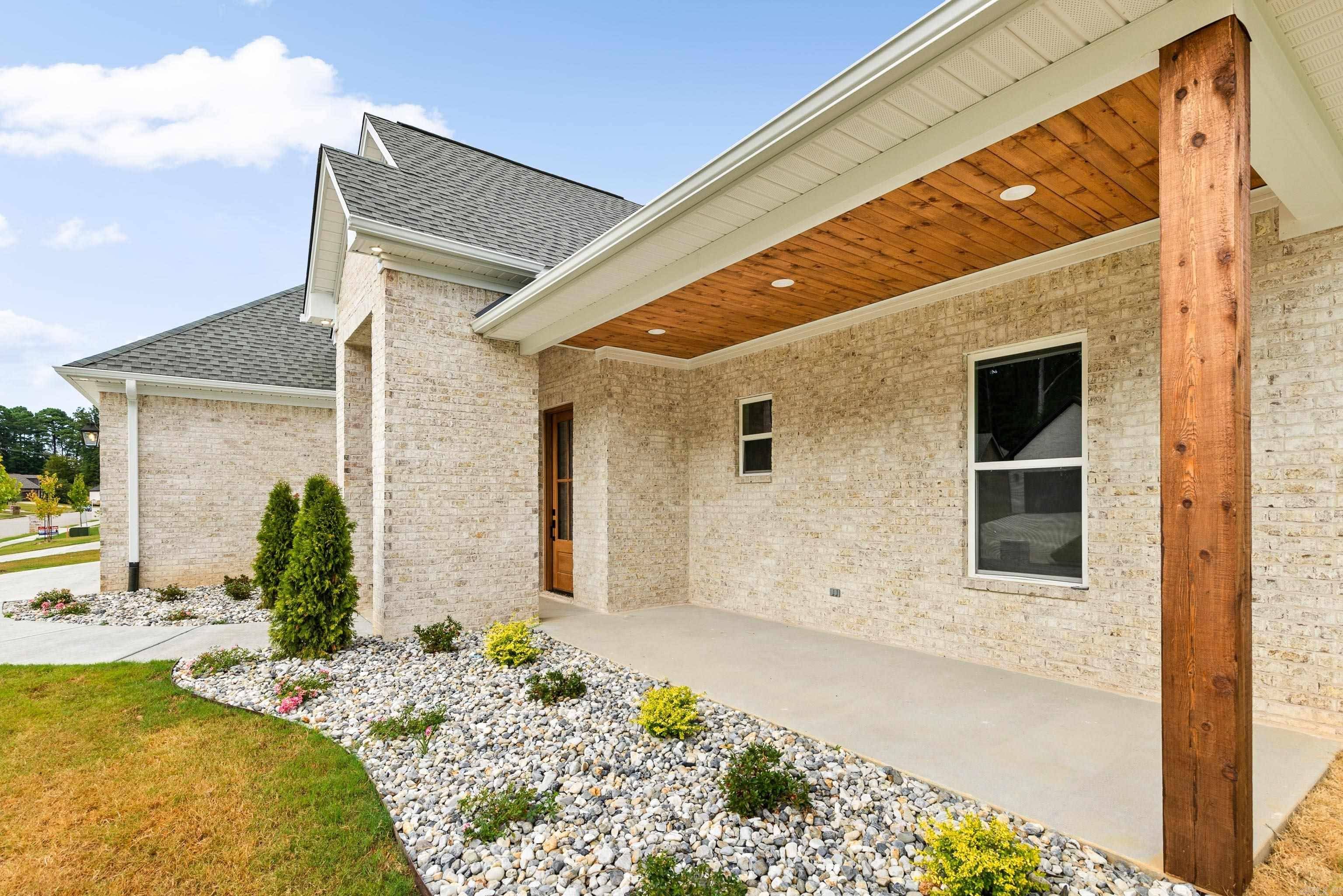 Benton, AR 72019,8004 N shoreline Boulevard