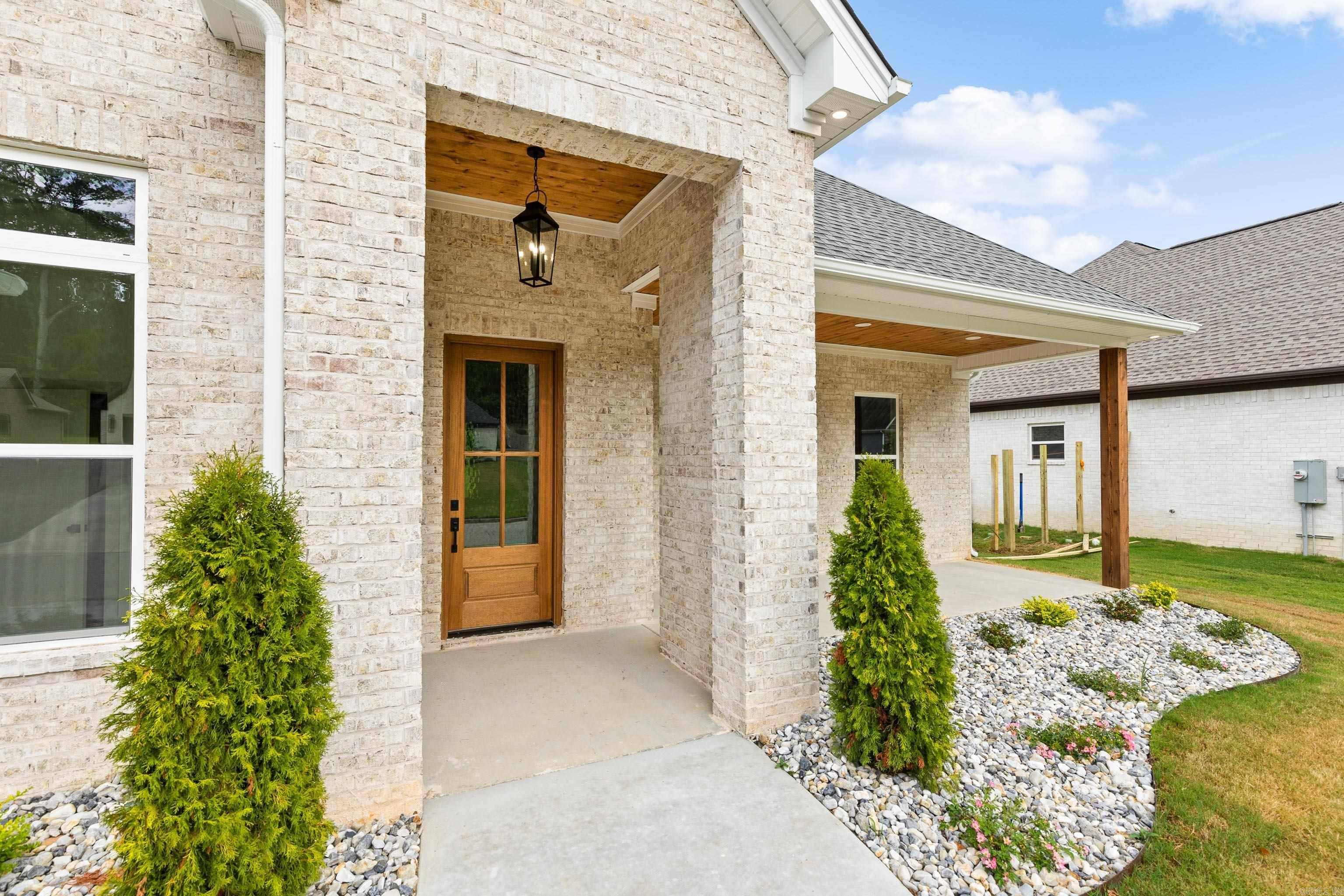 Benton, AR 72019,8004 N shoreline Boulevard