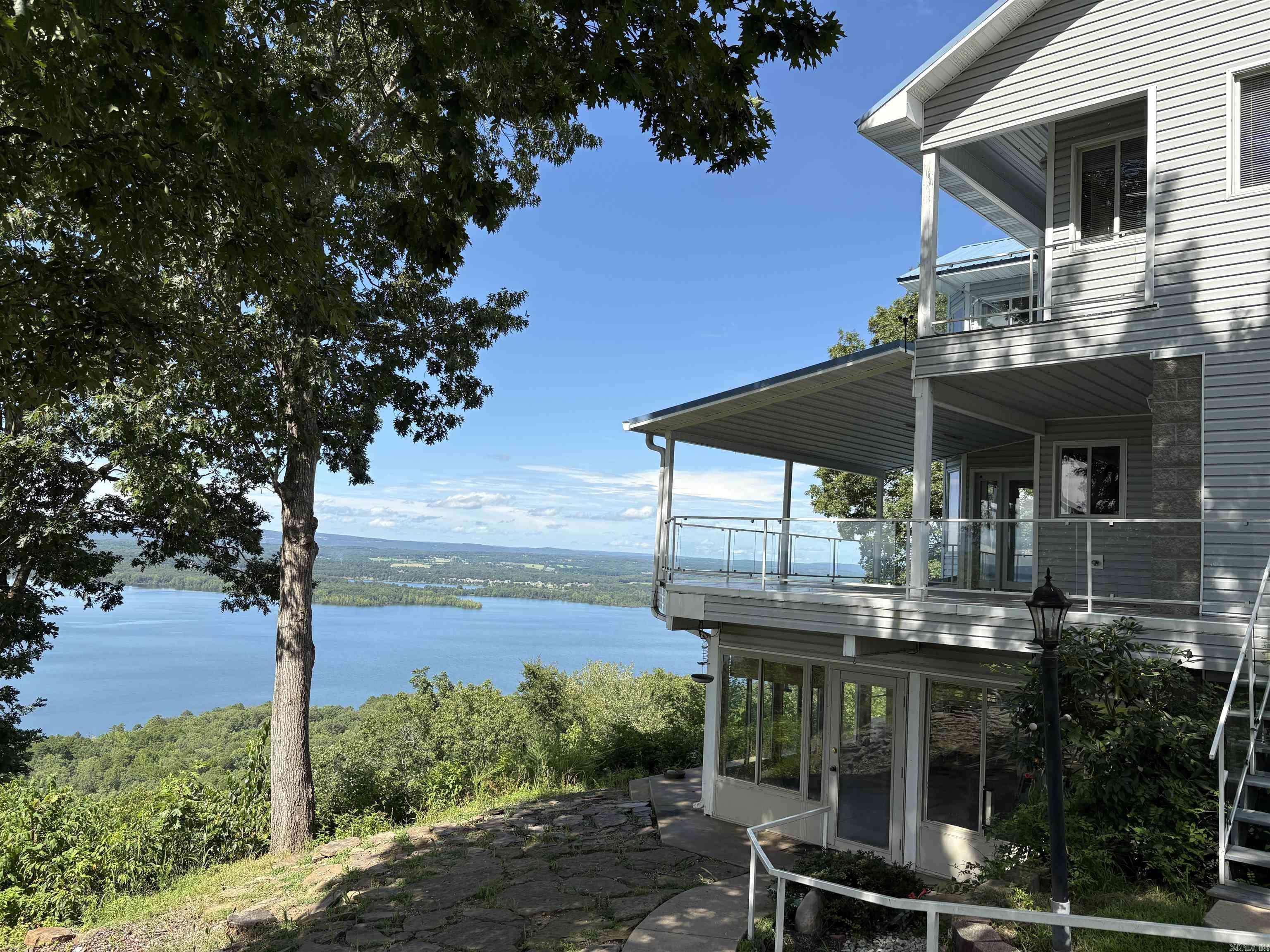 Quitman, AR 72131,690 Cliffview