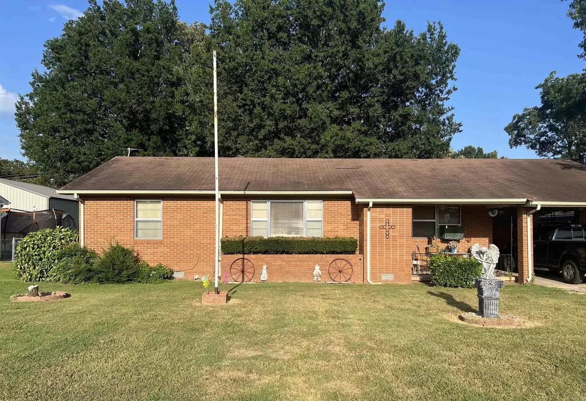 Corning, AR 72422,308 Kenmore St