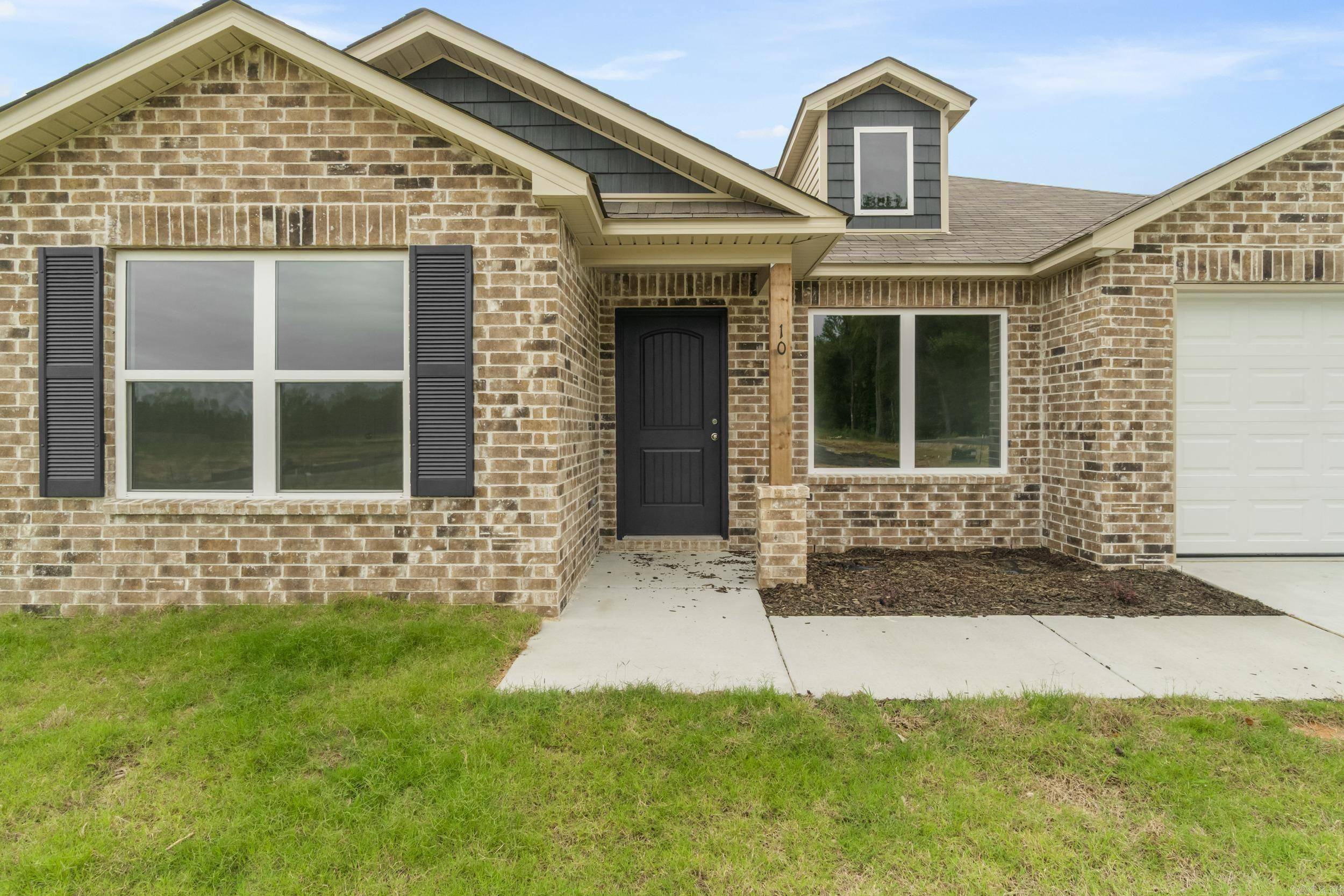 Ward, AR 72176,10 Sig Cove
