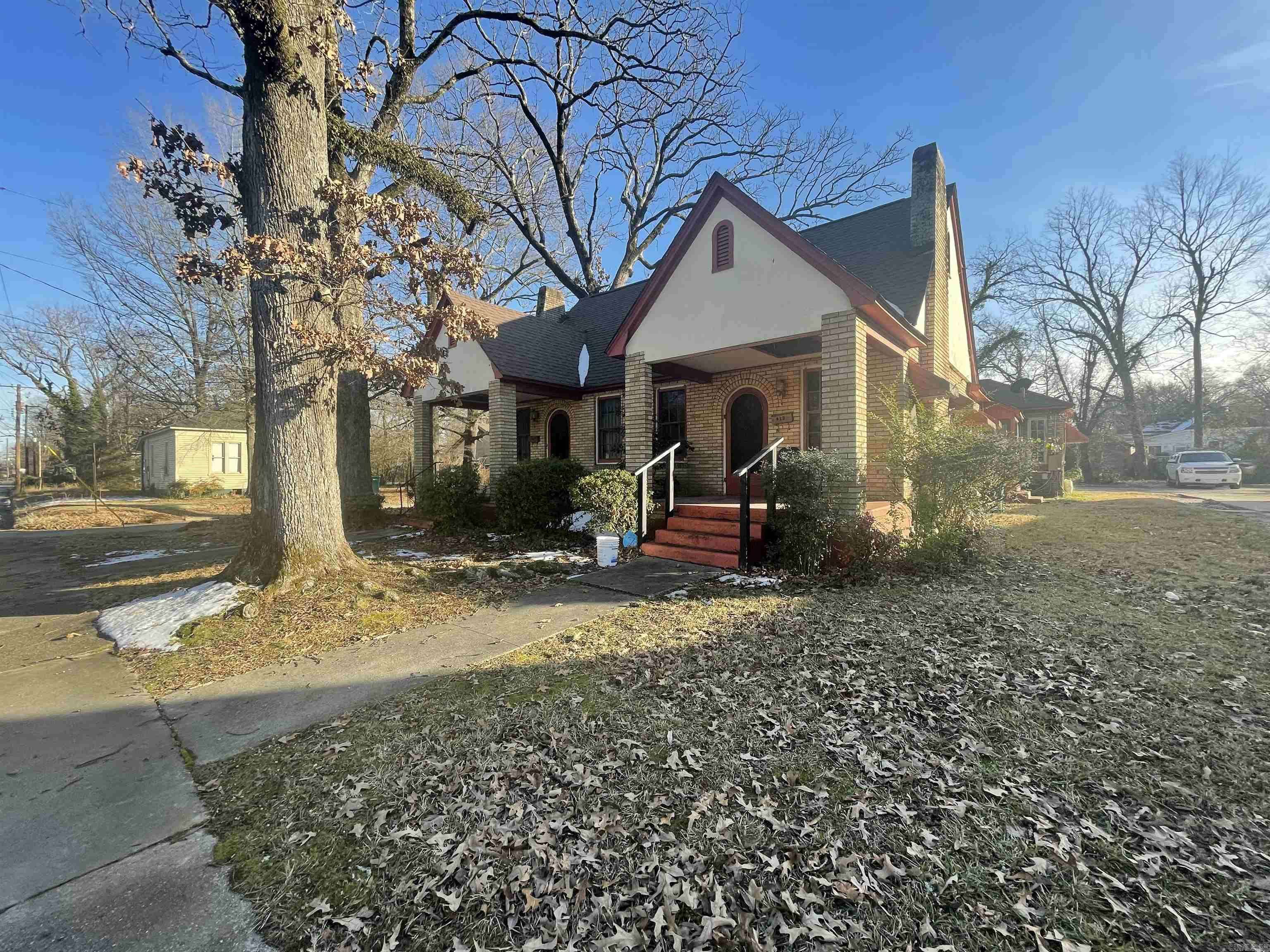 Pine Bluff, AR 71601,910-912 W 13th Avenue