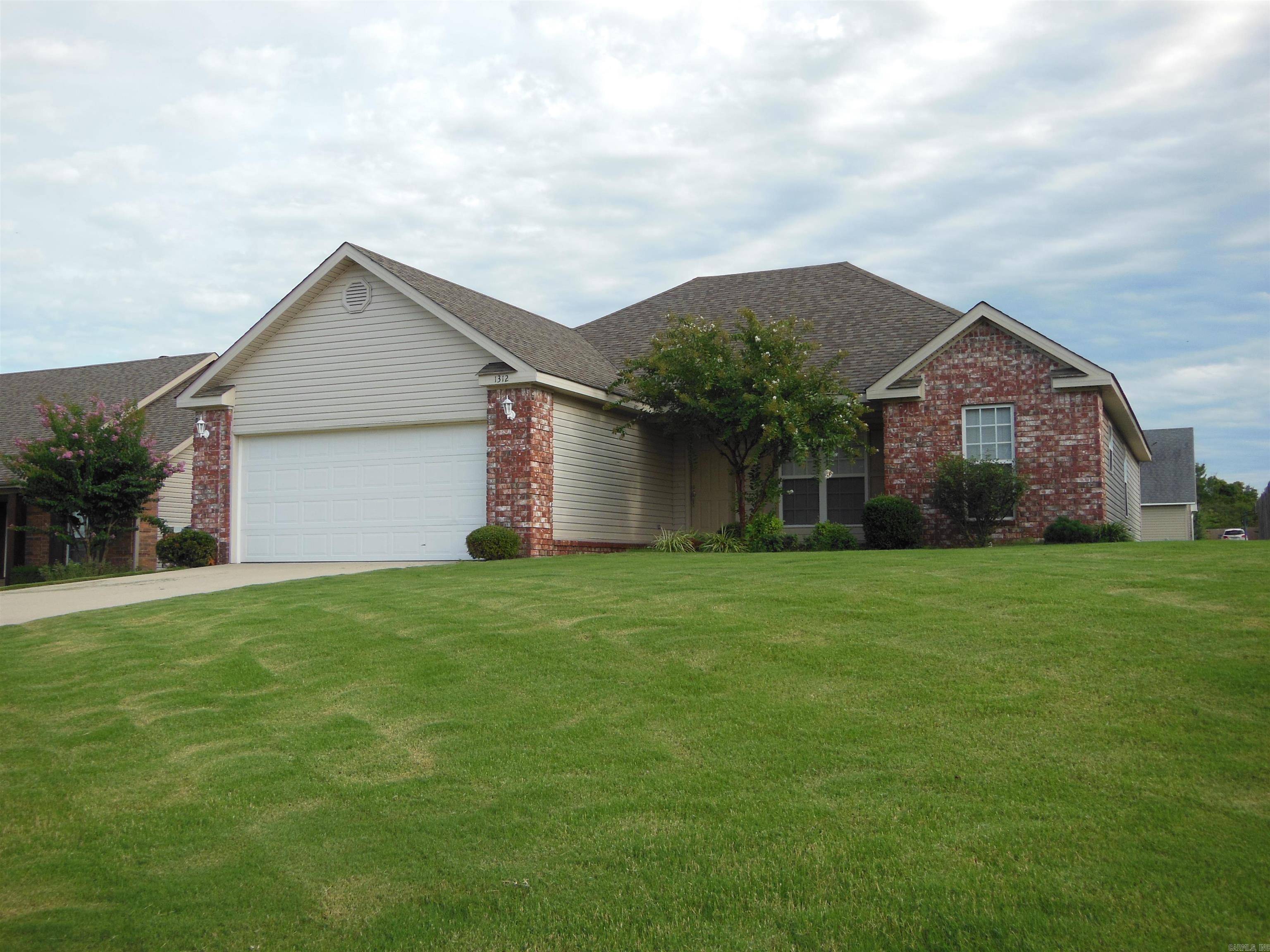 1312 Hemingway Circle, Jonesboro, AR 72405