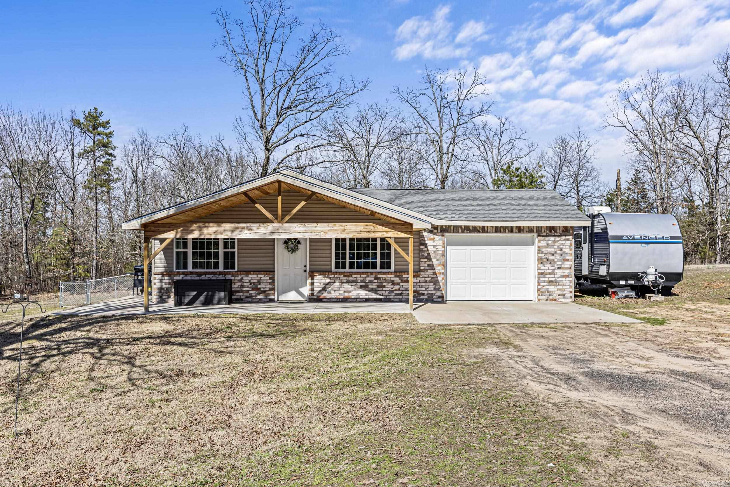 7136 Highway 333 Highway, London, AR 72847