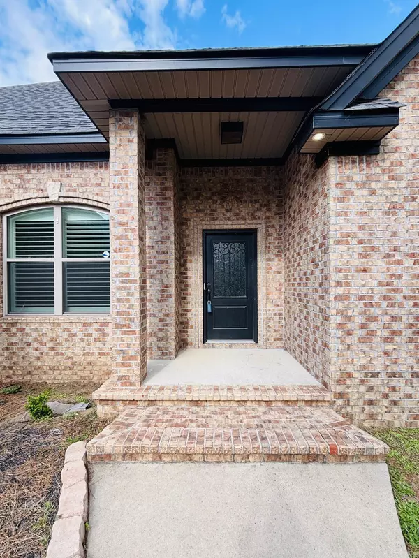 Hensley, AR 72065-8127,5624 Shore Drive