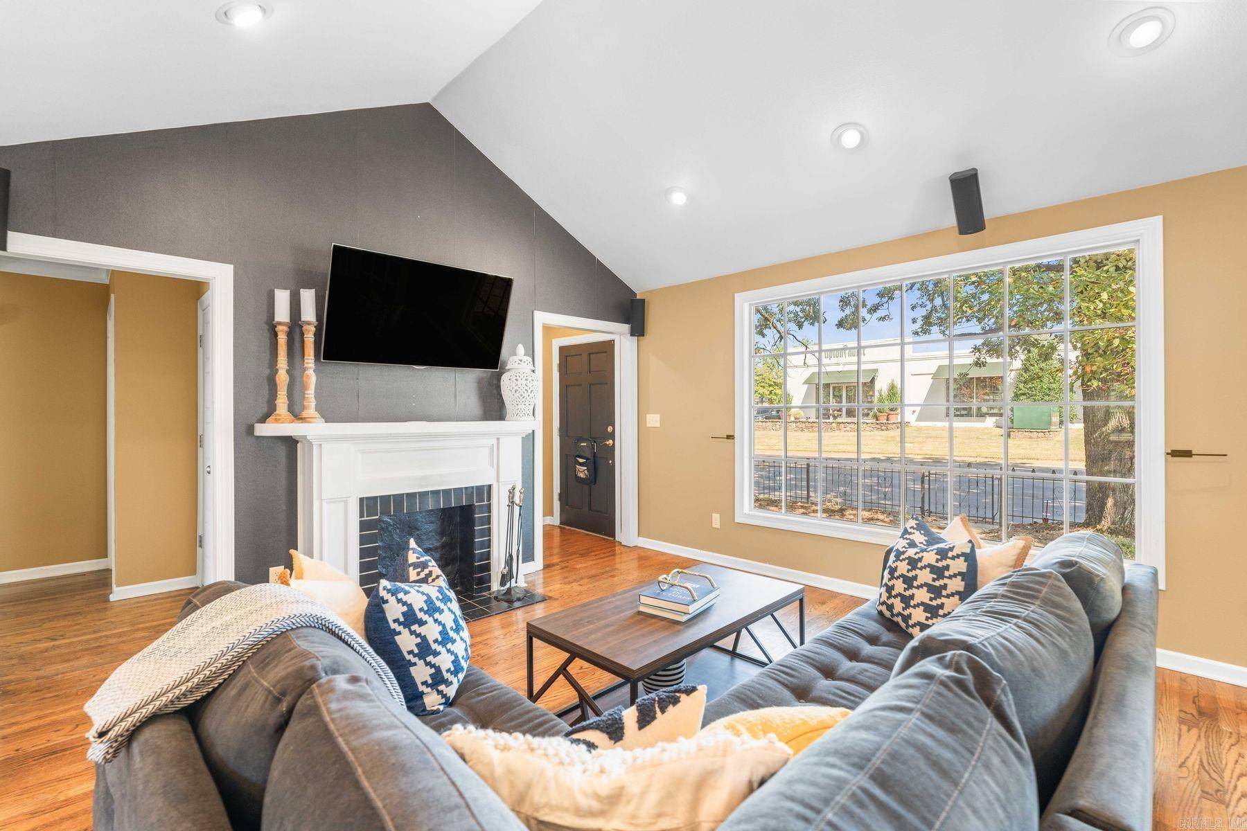 Little Rock, AR 72207,5821 Cantrell Road