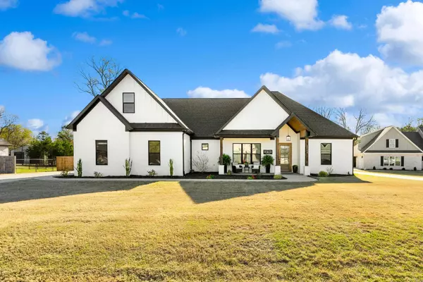 3048 Vincintage Cove, Alexander, AR 72002