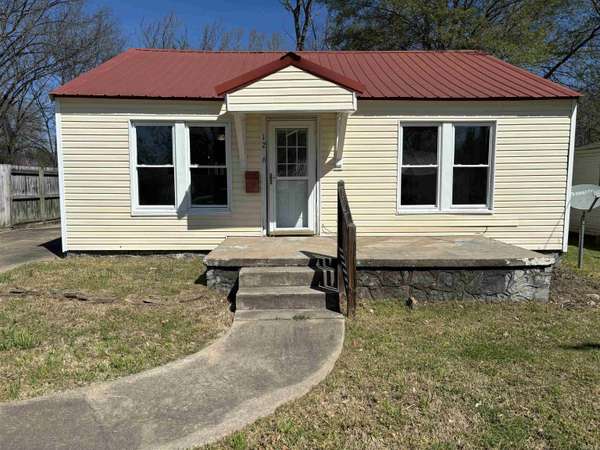 1206 W Race Street, Searcy, AR 72143