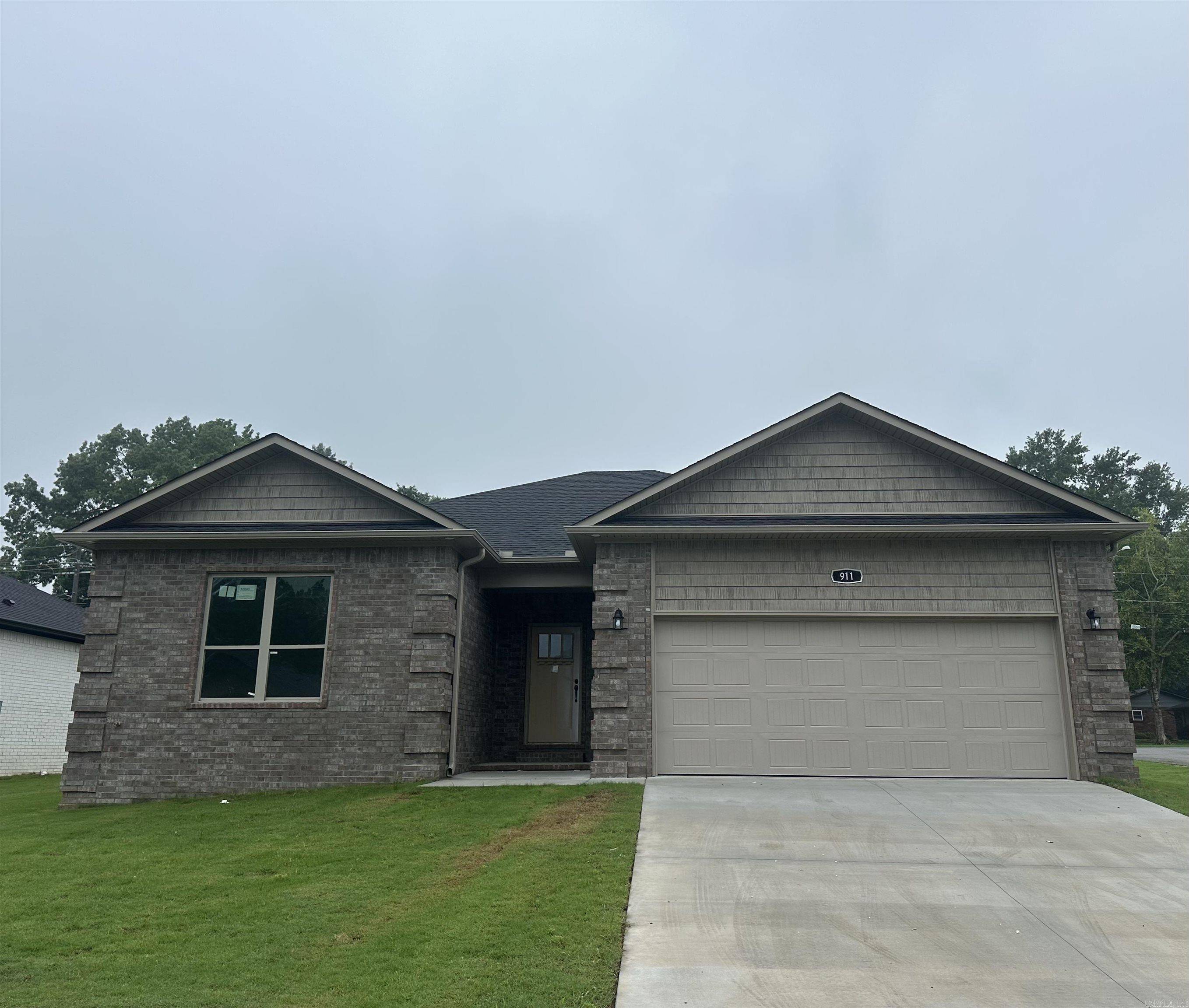 911 E Dell Vista Cove, Cabot, AR 72023