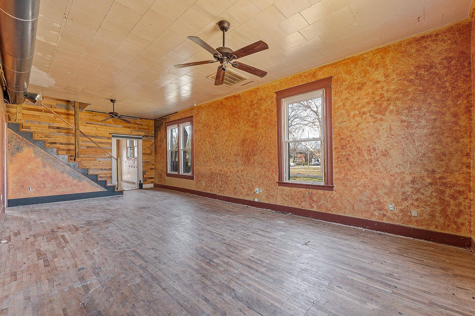 Jonesboro, AR 72401,735 W Oak Avenue