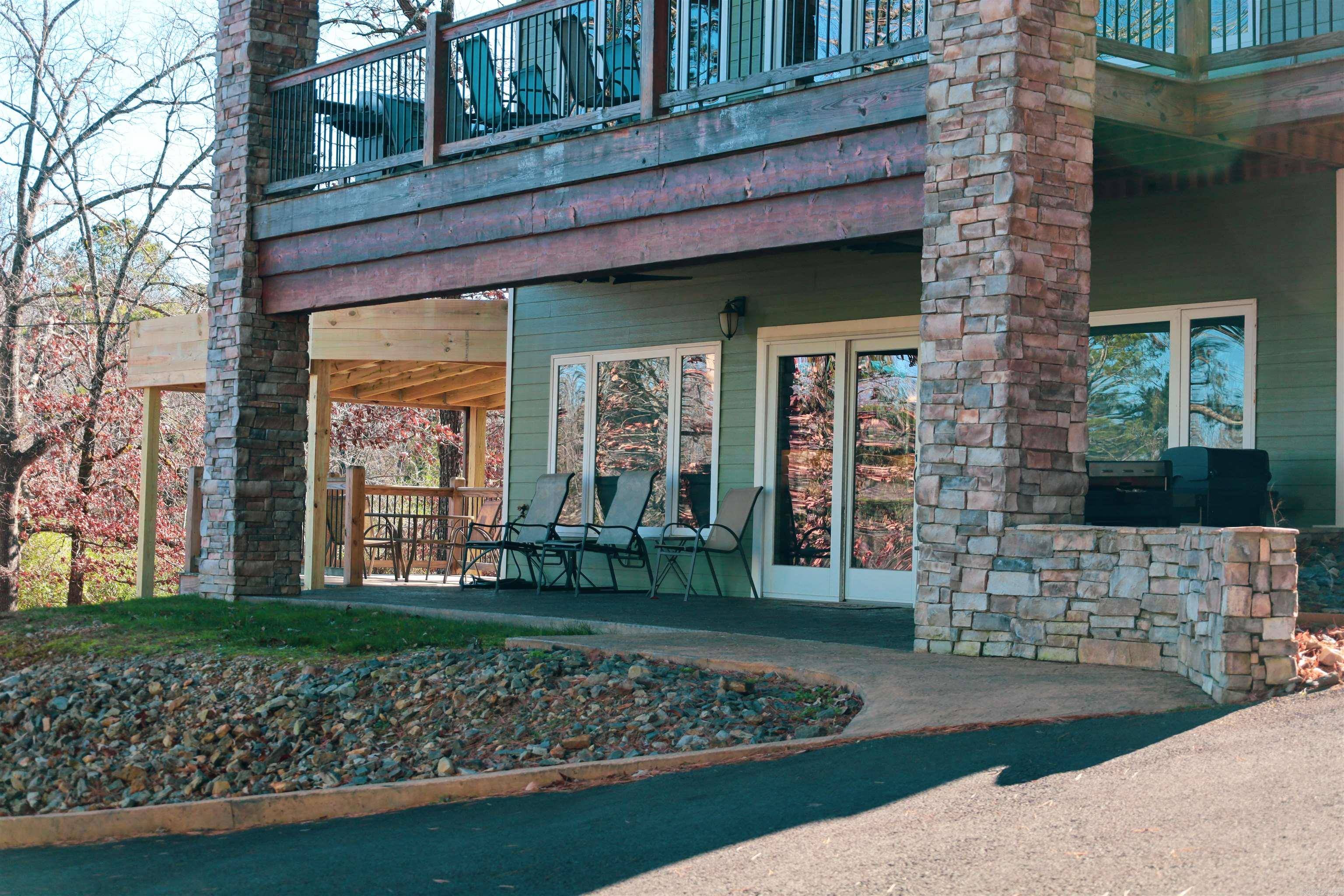 Greers Ferry, AR 72067-0000,85 Lakeshore Drive4