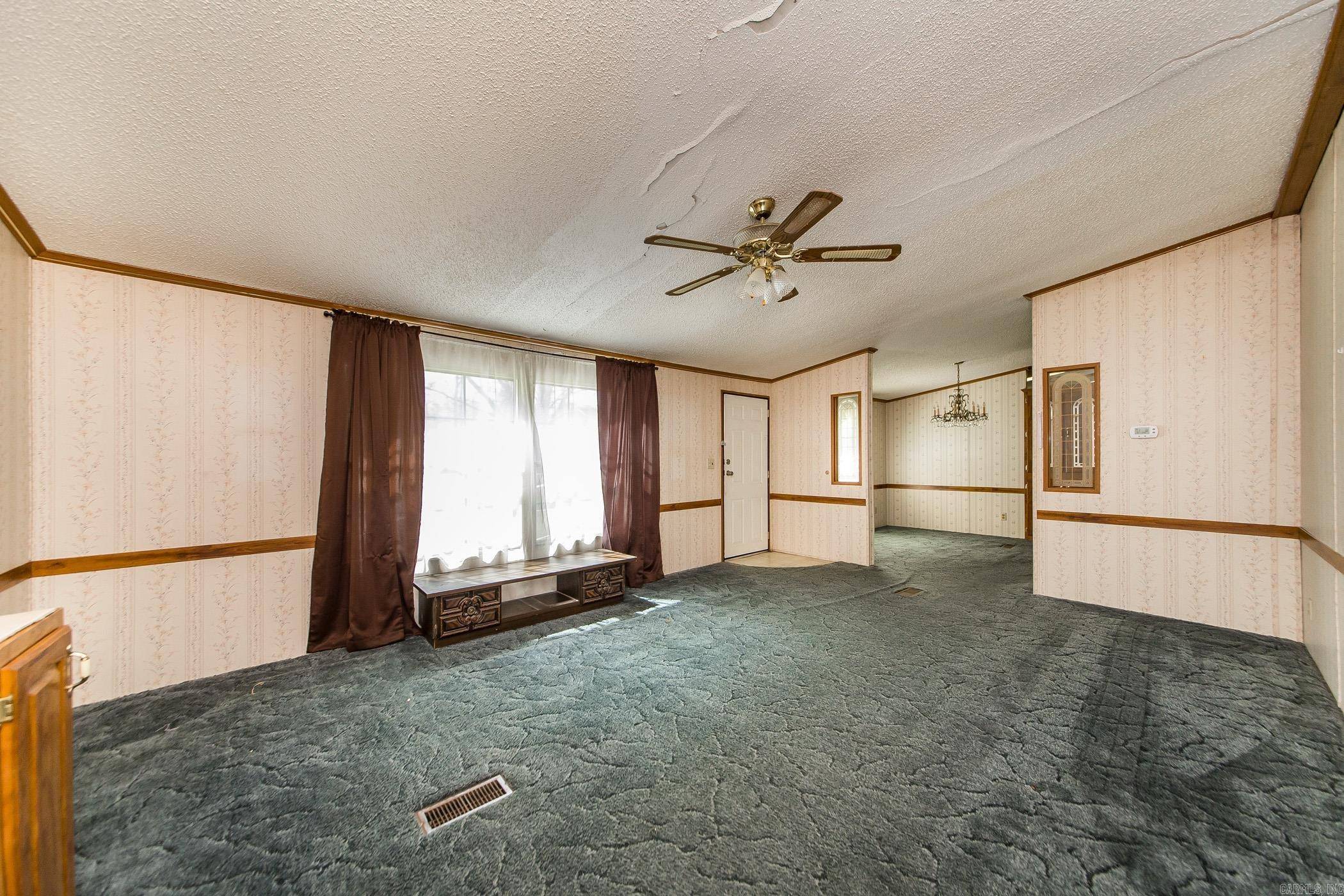 Lonoke, AR 72086,238 W Lingo