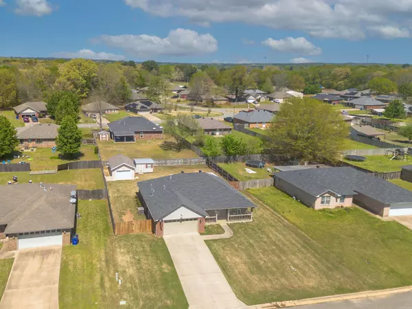 Greenbrier, AR 72058,83 Donna Kay Dr.