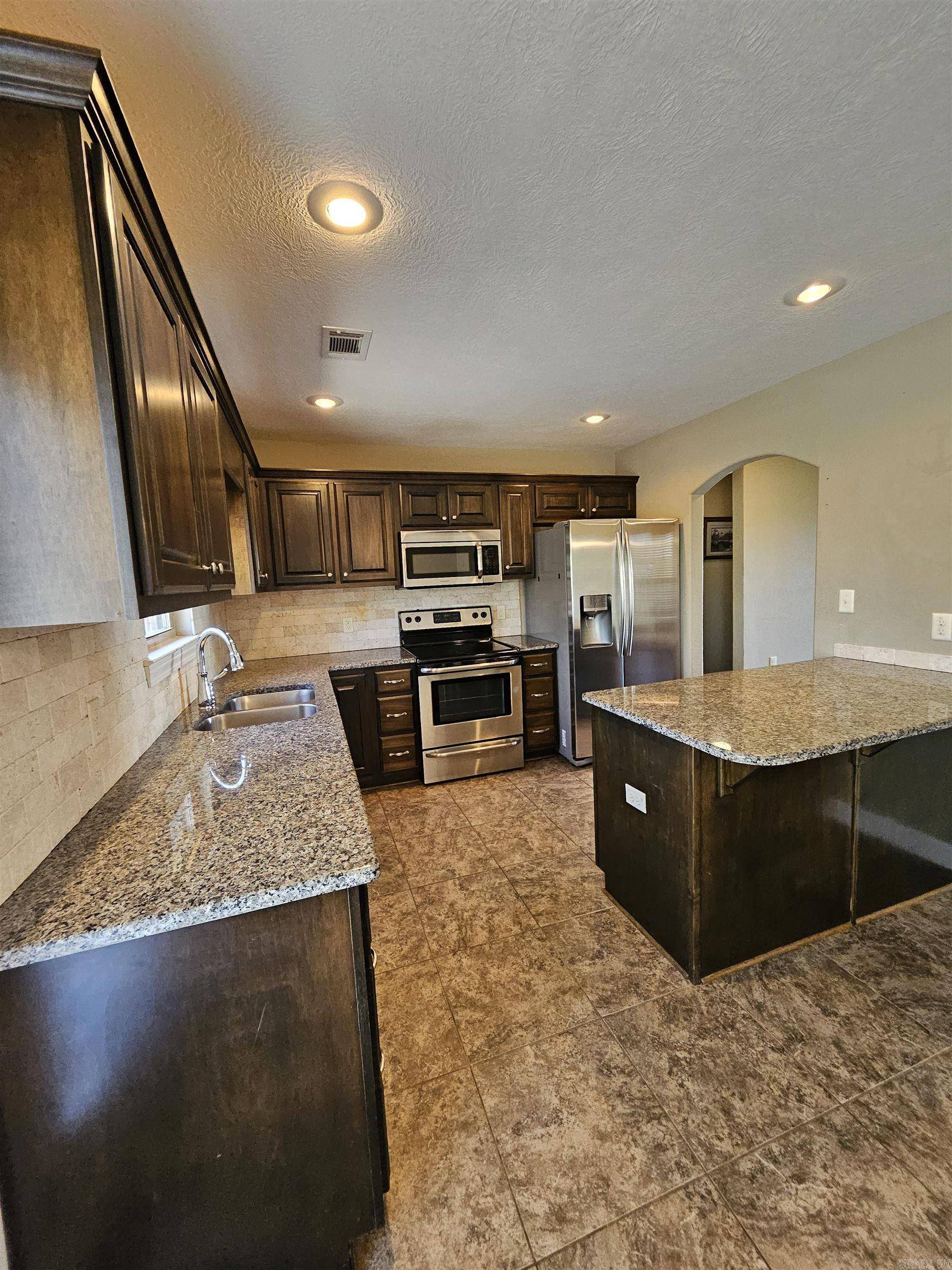 Greenbrier, AR 72058,38 Onyx Street