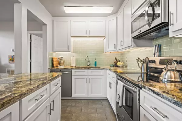 Hot Springs, AR 71913,220 Sunset Bay Road29