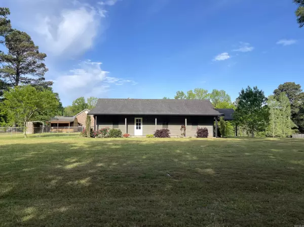 236 Dynamic St, Camden, AR 71701