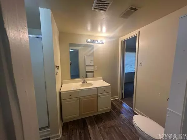 Lonoke, AR 72086,519 Pleasant Dr