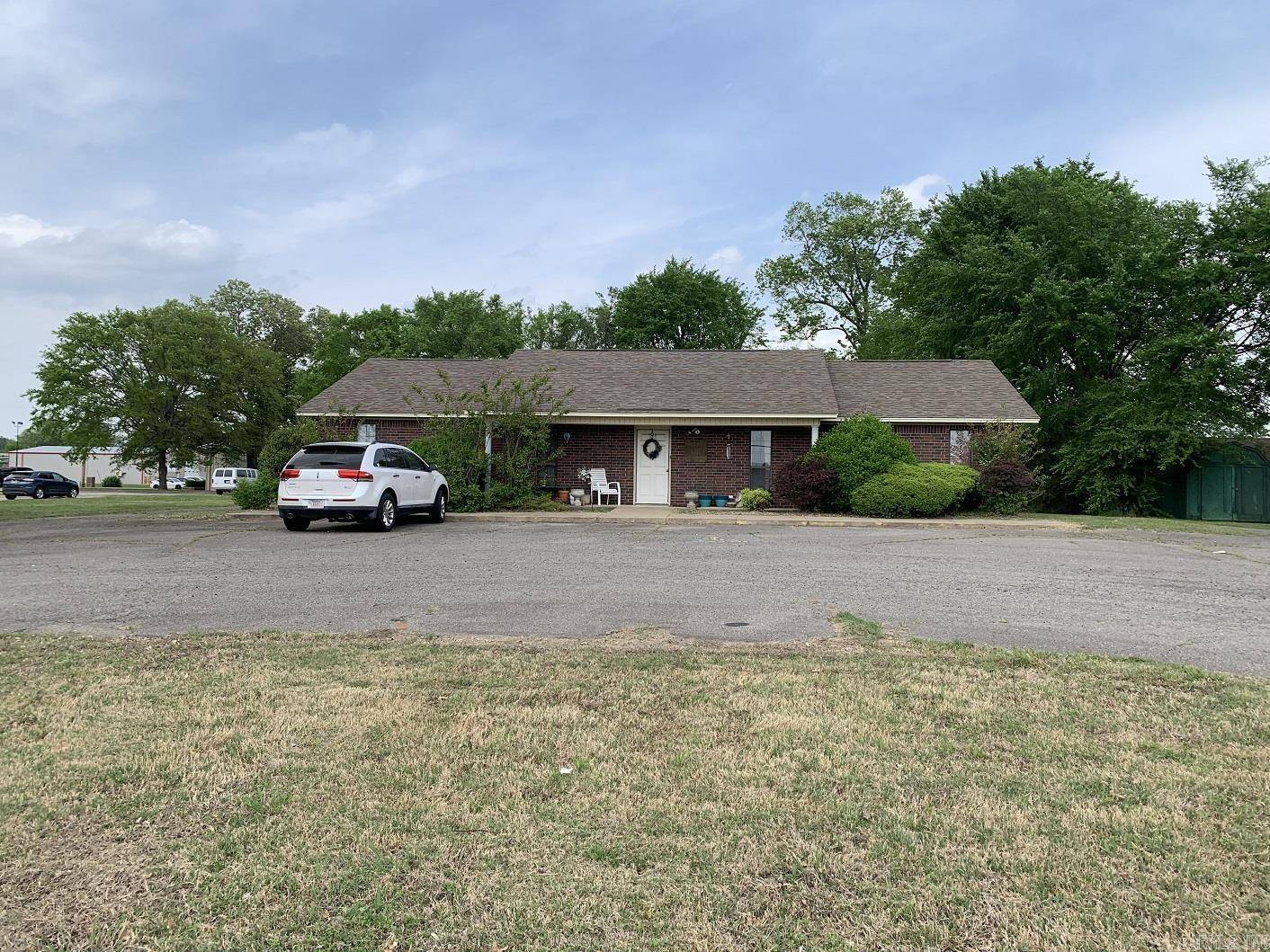 1311 E 16th Street, Russellville, AR 72802-9999