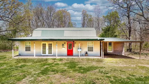123 Hickory Road, Hardy, AR 72542