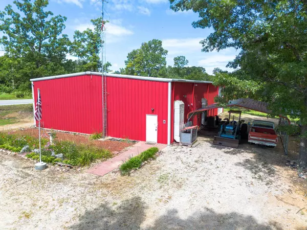 Glencoe, AR 72539,7234 Hwy 62 E