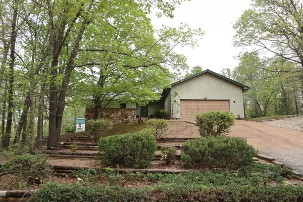 908 Crusoe Ave, Horseshoe Bend, AR 72512
