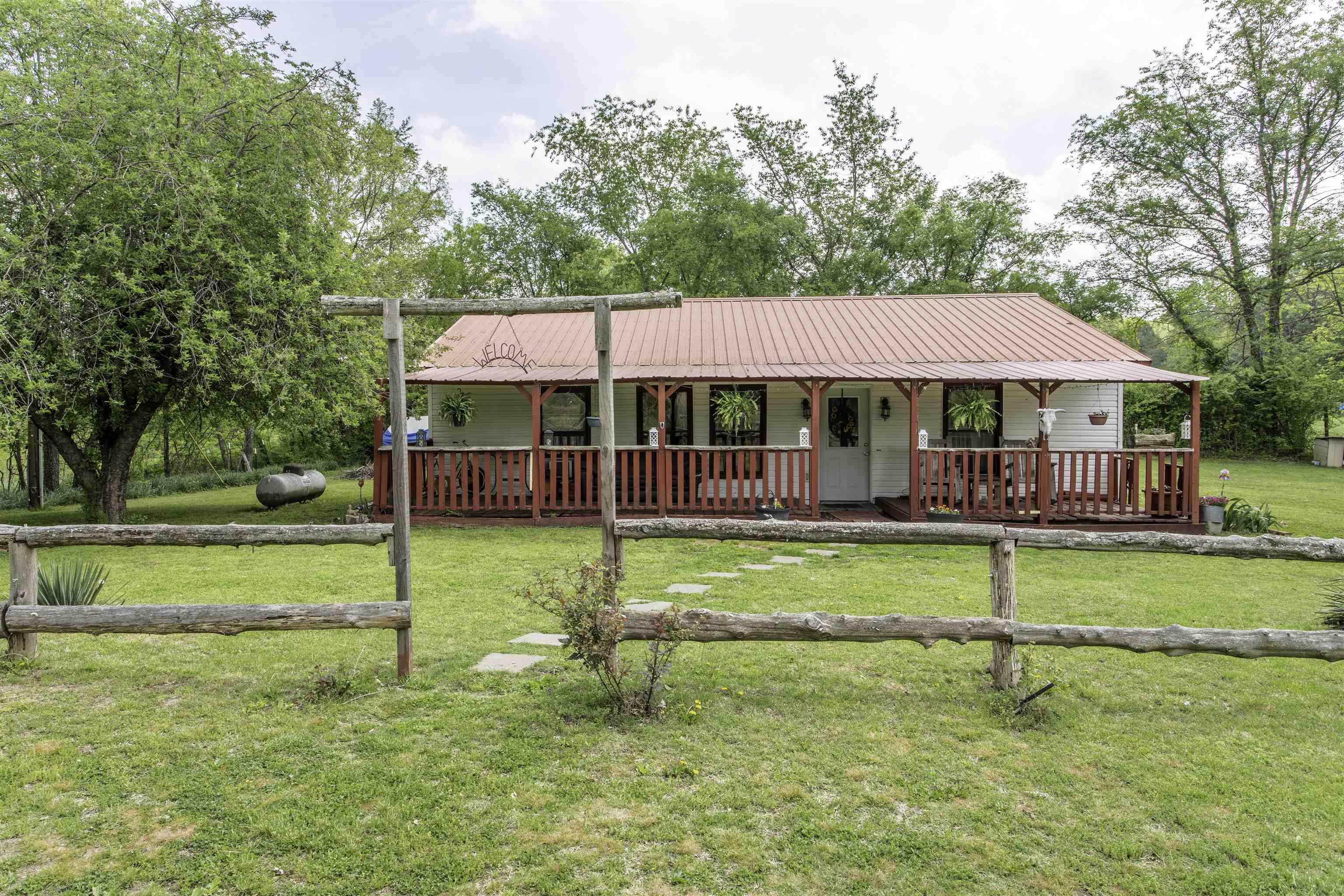 223 Highway 395, Salem, AR 72576