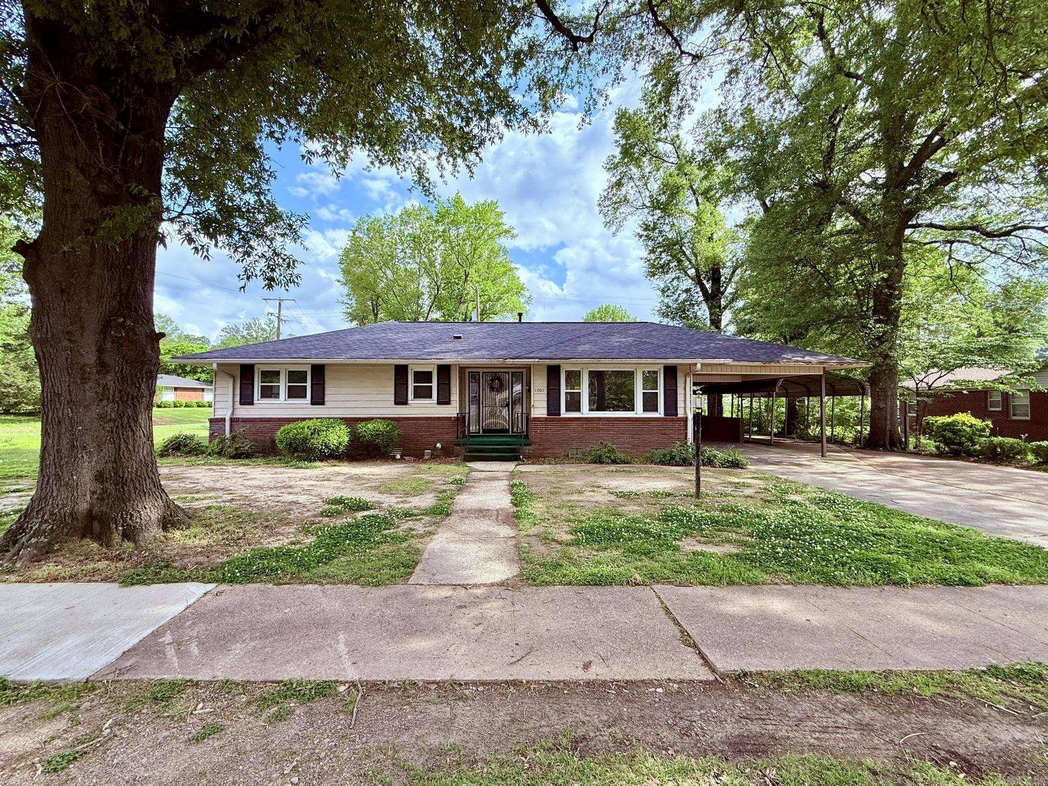1307 E Forrest Avenue, Wynne, AR 72396