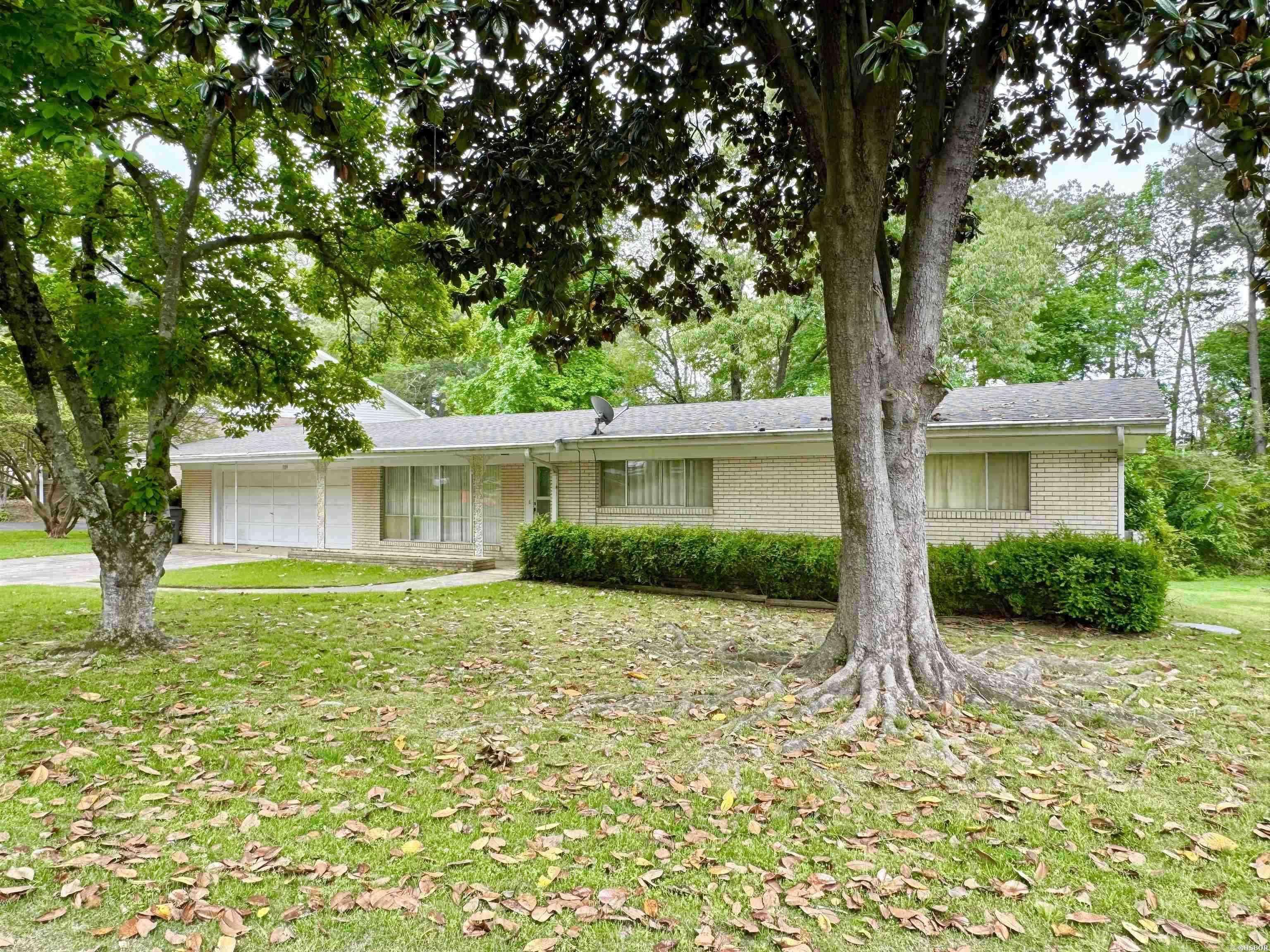 Hot Springs, AR 71913,709 Lakeland Drive