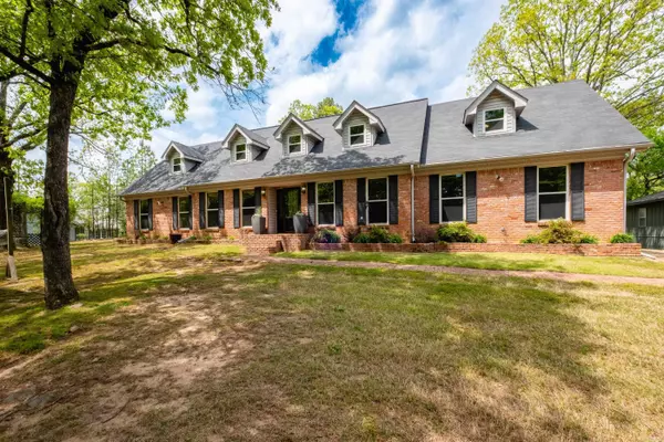 North Little Rock, AR 72118,5502 E Partridge