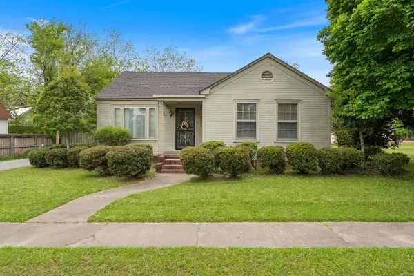 Beebe, AR 72012,105 N HOLLY Street