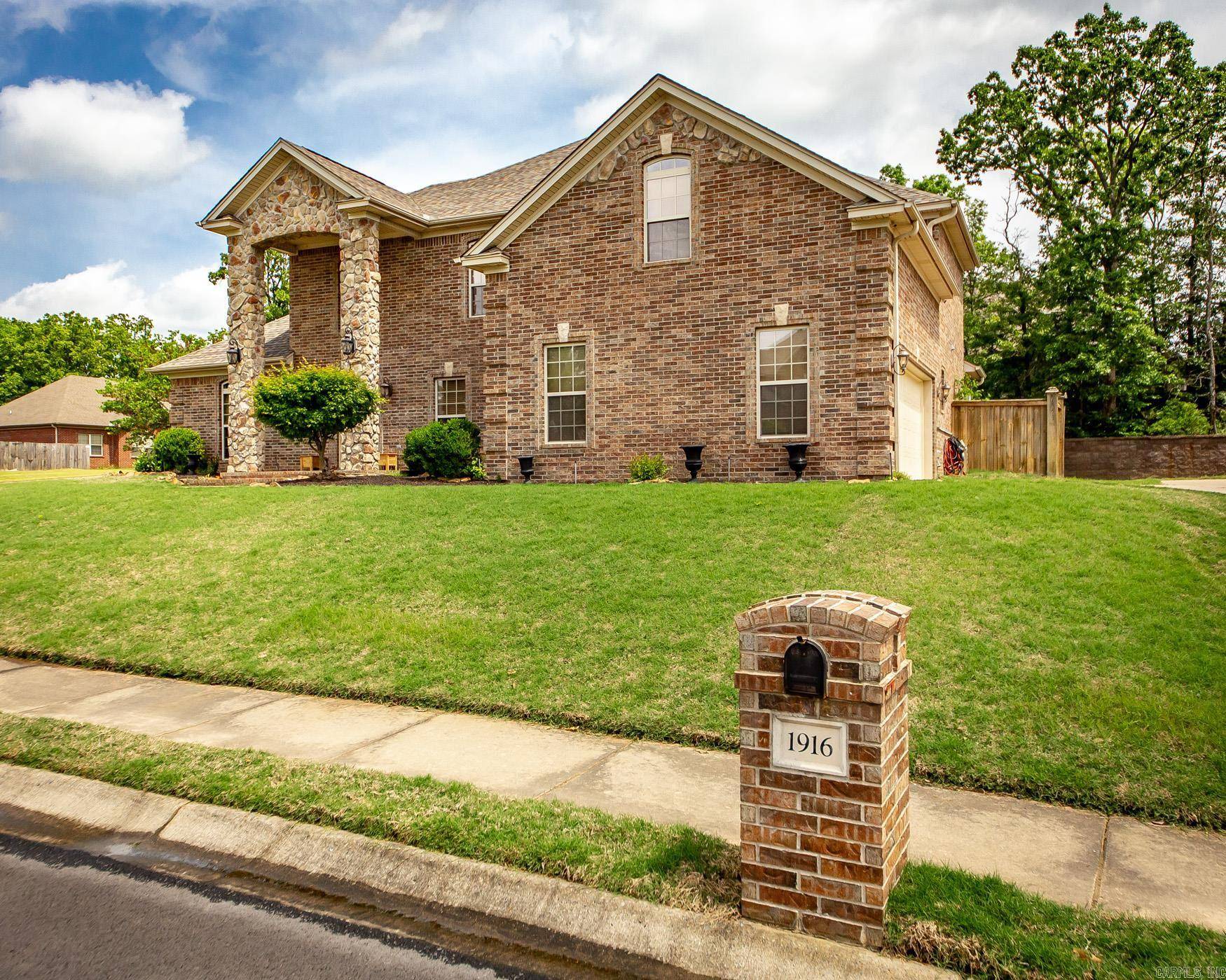 Sherwood, AR 72120,1916 Oakbrook Dr