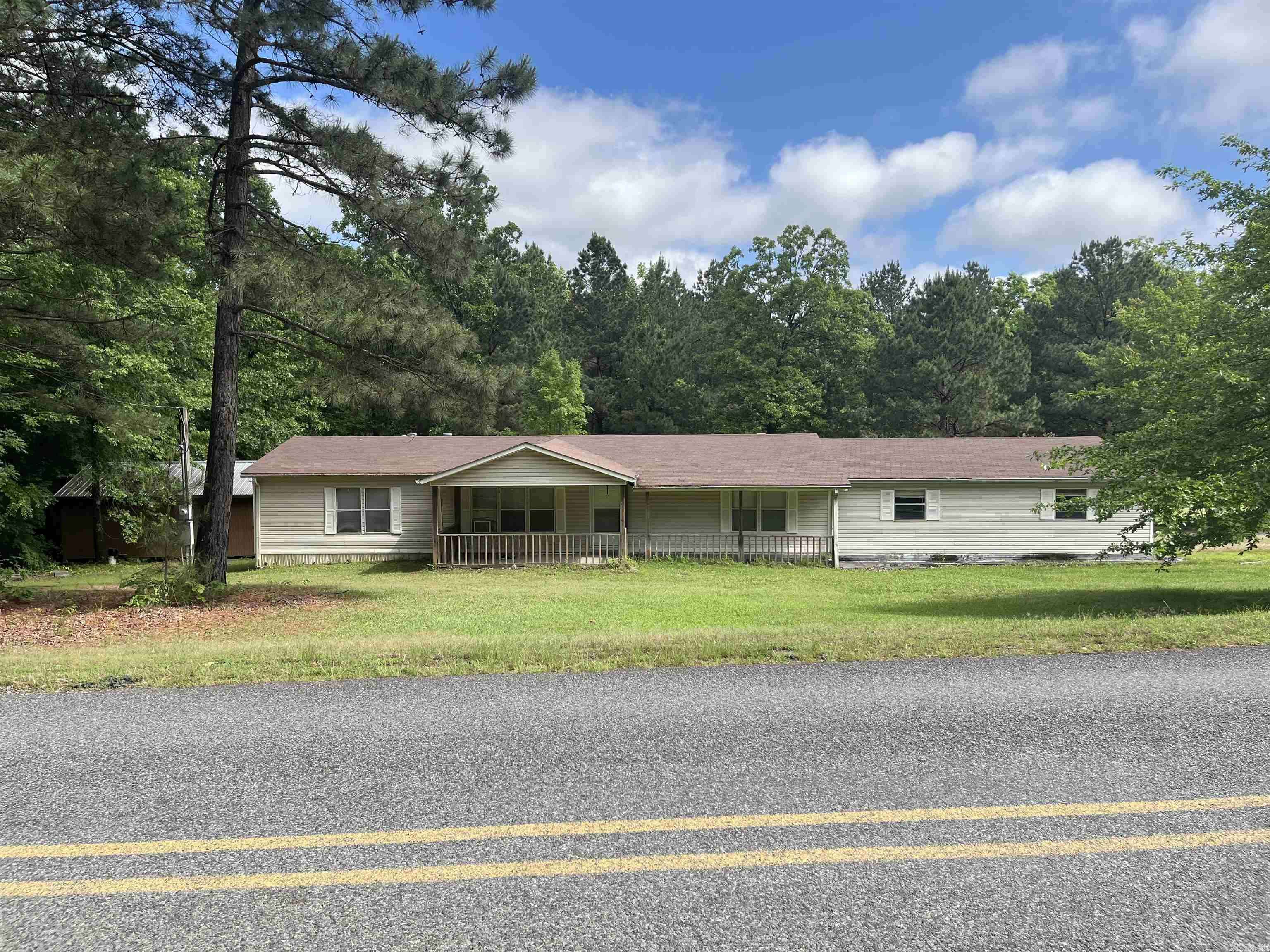 1542 Kennedy Road, Glenwood, AR 71943