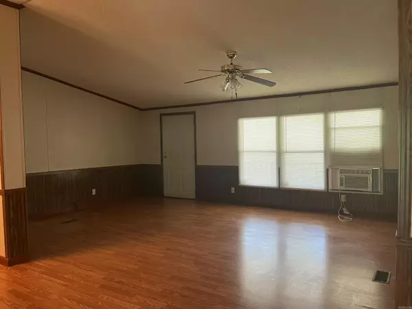 Glenwood, AR 71943,1542 Kennedy Road