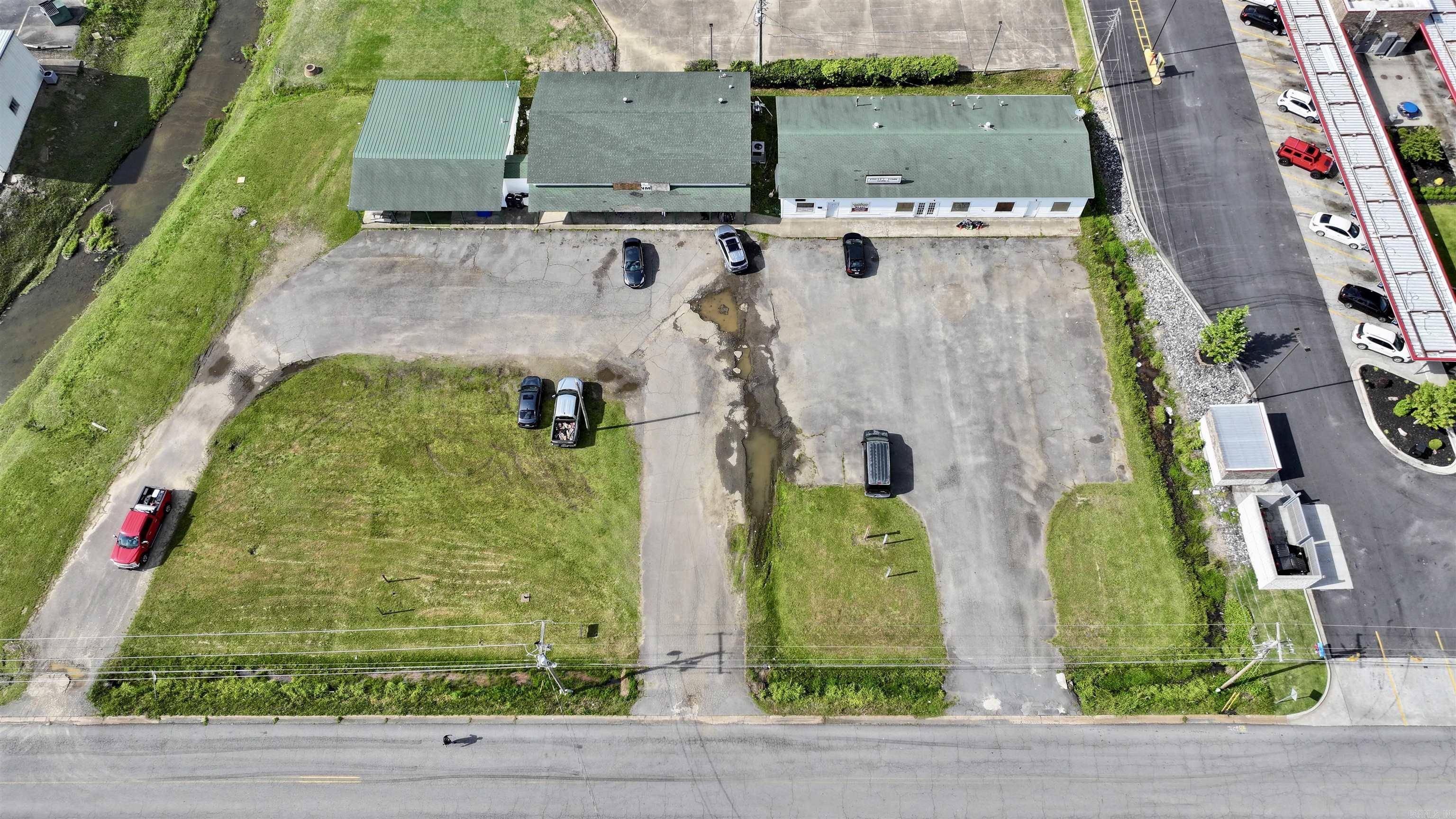 Searcy, AR 72143,1898 E Market Street