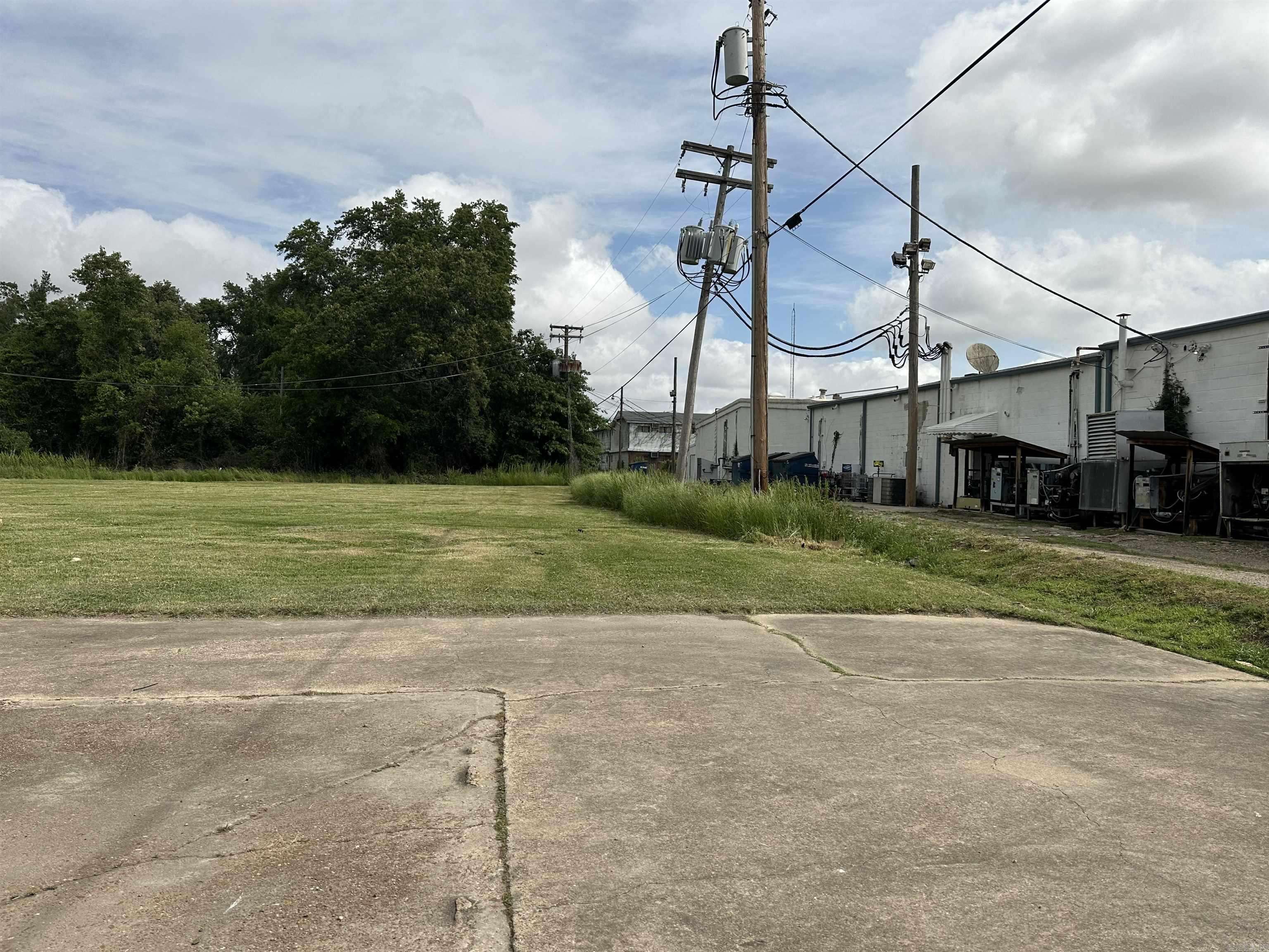 Dumas, AR 71639,105 W Choctaw