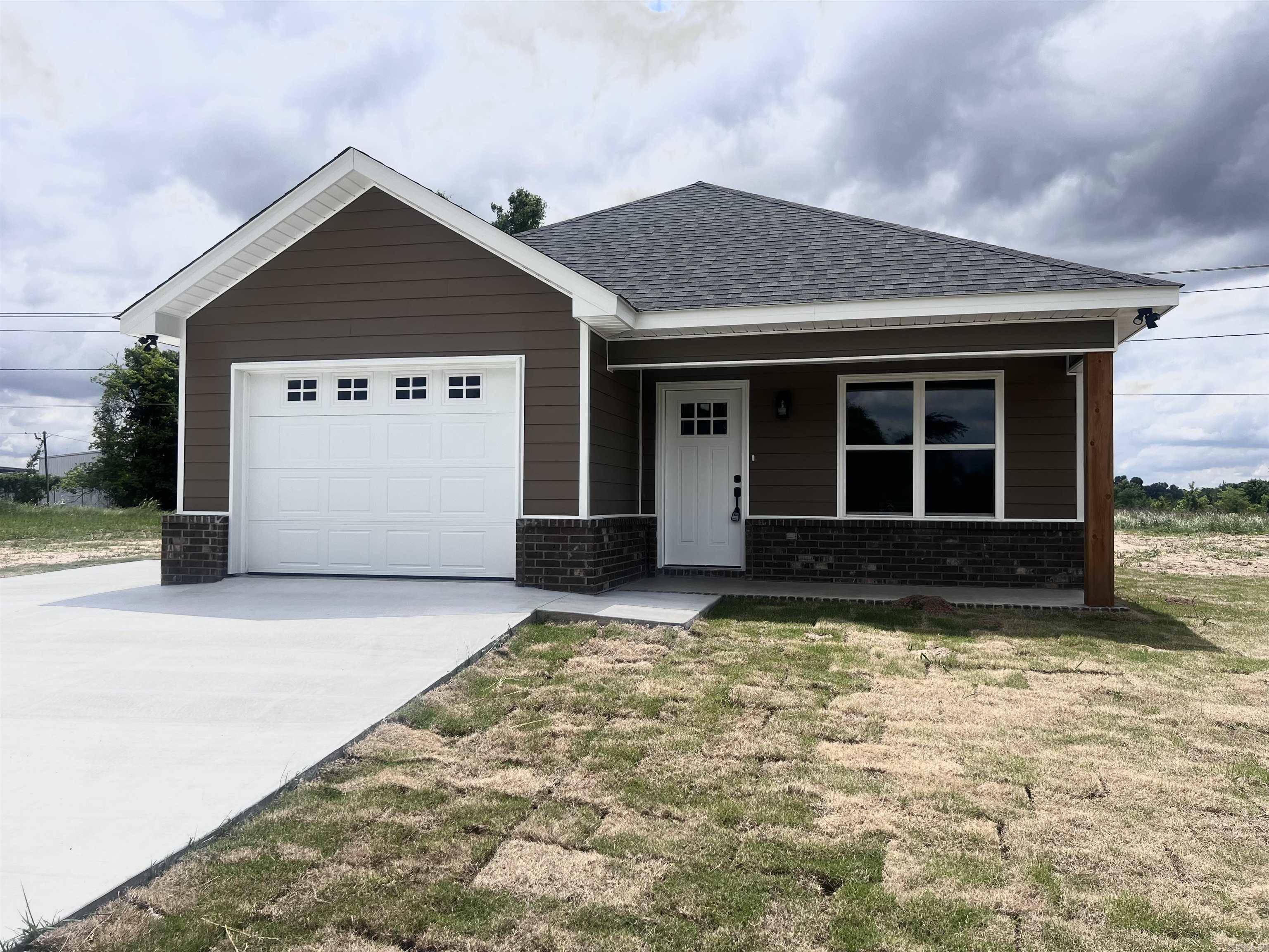 2708 S Belair,  Pine Bluff,  AR 71601
