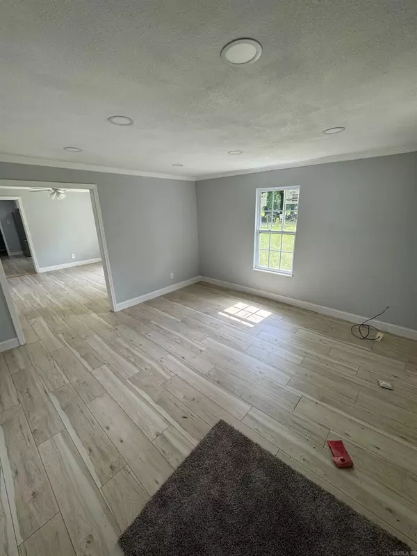 2211 W Saracen Street, Pine Bluff, AR 71601