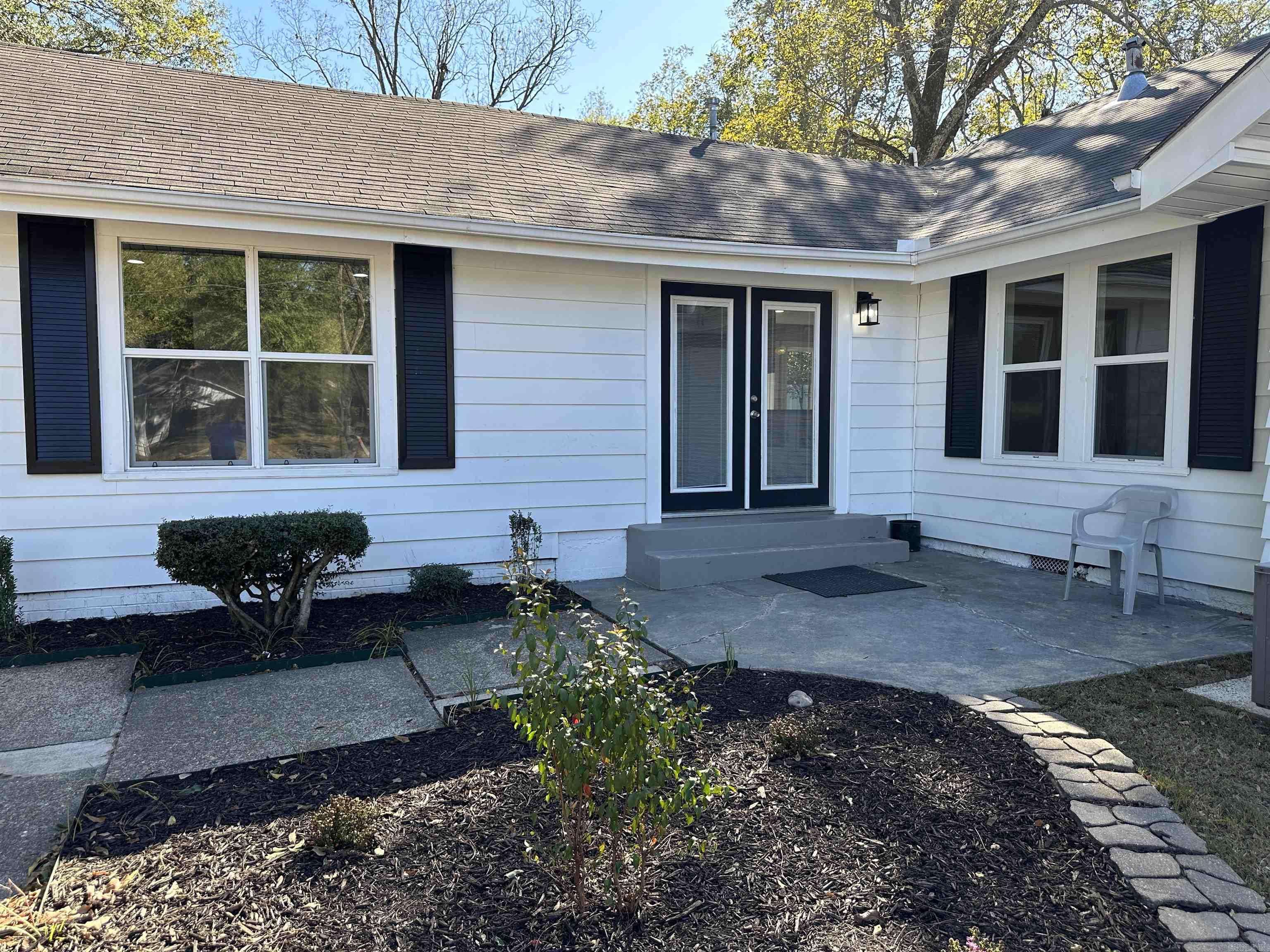 Malvern, AR 72104,819 Hall Street