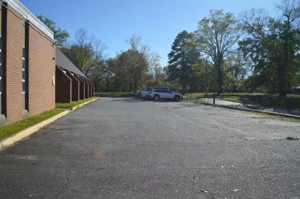 Pine Bluff, AR 71601-0000,501 E 12th Avenue