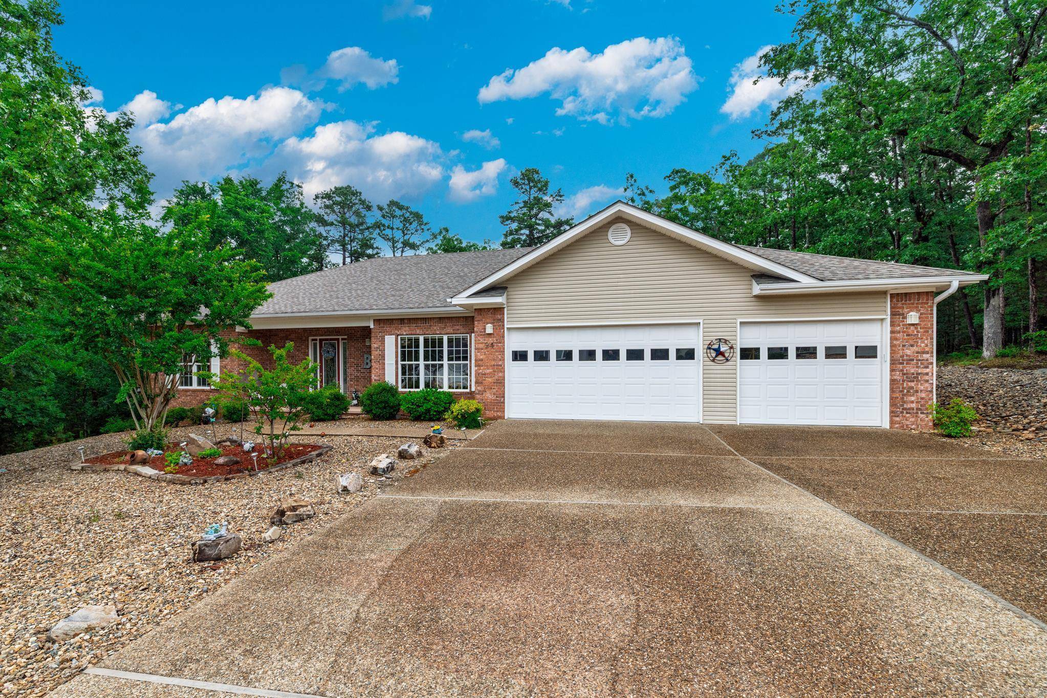 24 Villacarriedo Drive,  Hot Springs Village,  AR 71909