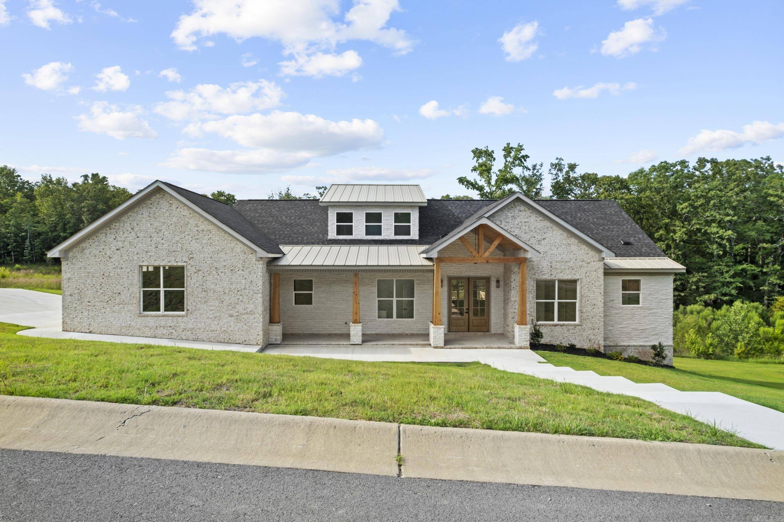 8560 Rapid Water Dr, Sherwood, AR 72120