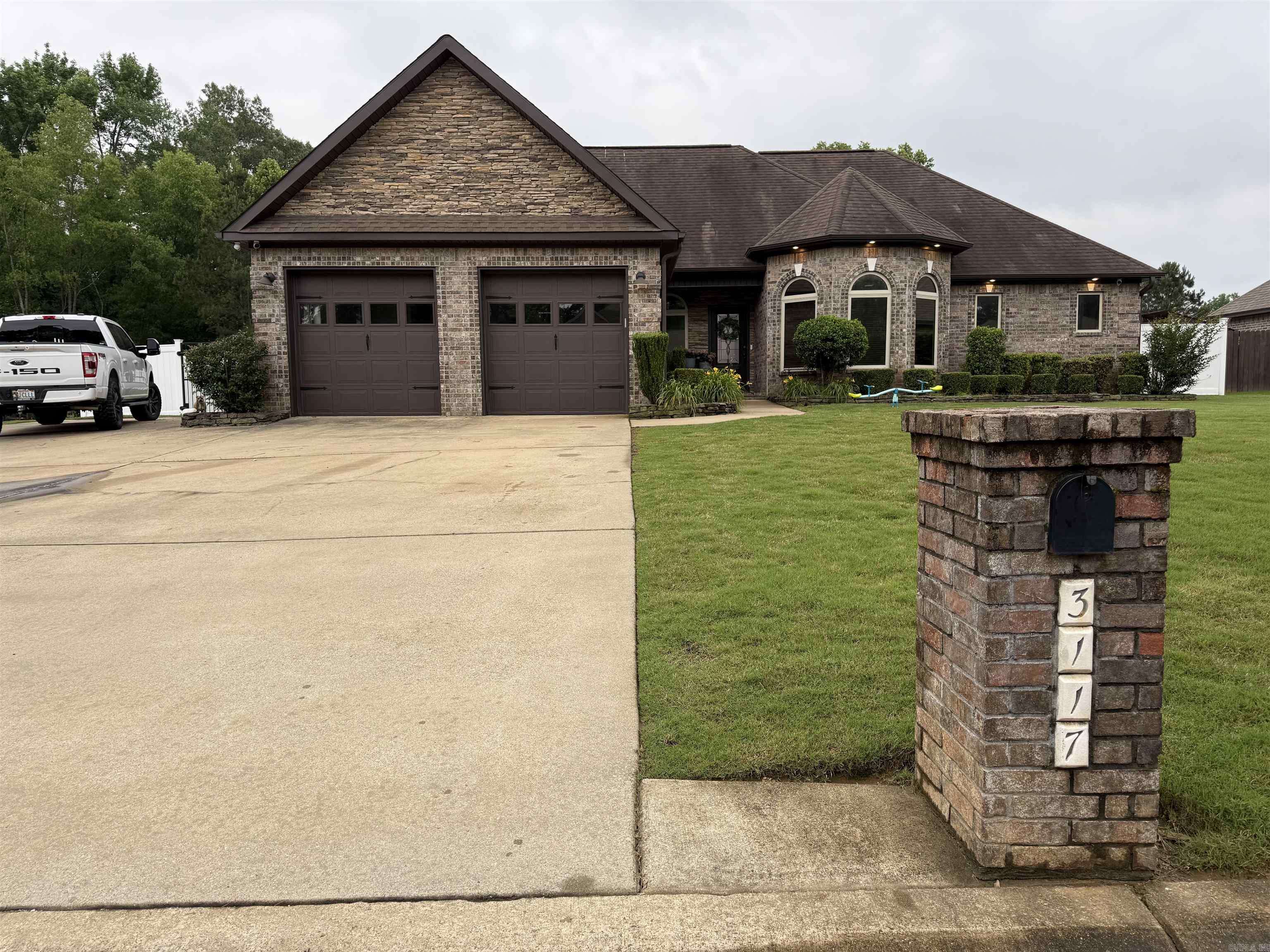 3117 Stonehenge Drive, Searcy, AR 72143-9588